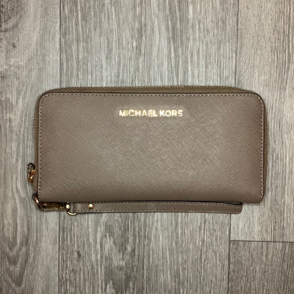 Michael Kors Nude Wallet